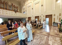 Wielu uczestników mówi, że za taką wspólnotową modlitwą tęsknią później przez cały rok.