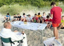 Niezapomnianym wydarzeniem była Msza św. na plaży.