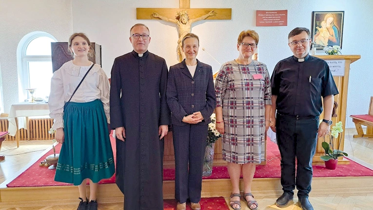 W III niedziele miesiąca grupa zaprasza do Ożarowa Maz. (ul. Zamojskiego 19) od godz. 14 na modlitwę. Najbliższe spotkanie 15 września.