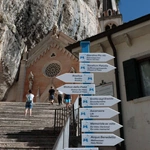 Włochy. Sanktuarium Madonna della Corona