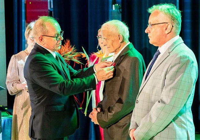 Ku niebiańskiemu wernisażowi