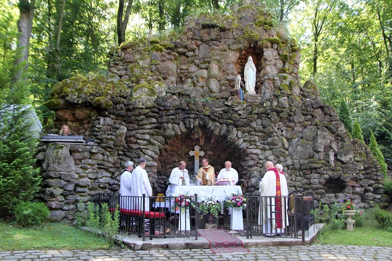 Kto pozna Czternastu, staje się po części jednym z nich