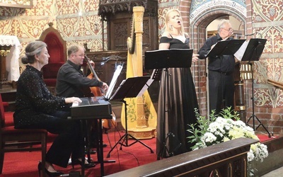 Zespół kameralny Pro Musica Antiqua w kościele św. Jakuba.