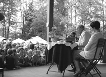 Gdy czytał bajki w rabczańskim Parku Zdrojowym, słuchały go z zapartym tchem setki dzieci.