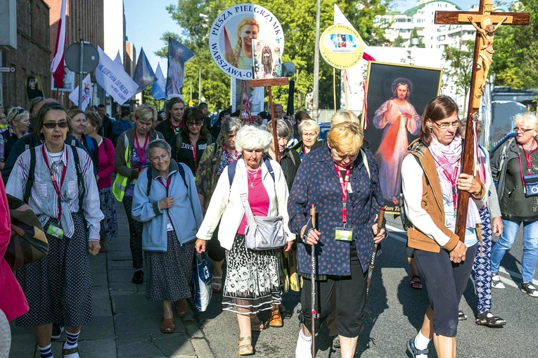 Pielgrzymi wyruszą w nocną, pokutną pielgrzymkę po Mszy św. o godz. 21.