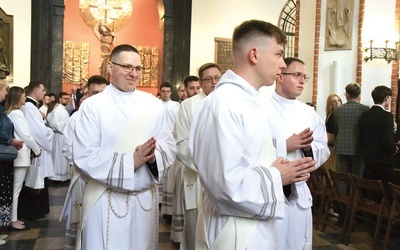 	Wielką radością dla sympatyków seminariów są święcenia kapłańskie.