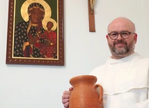 	W sanktuarium Jasnogórskiej Matki Kościoła znajdą się stągwie, w których można złożyć intencje.