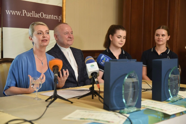 Puellae Orantes w Prowansji