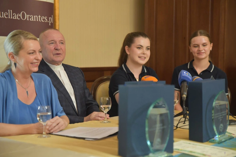 Puellae Orantes w Prowansji