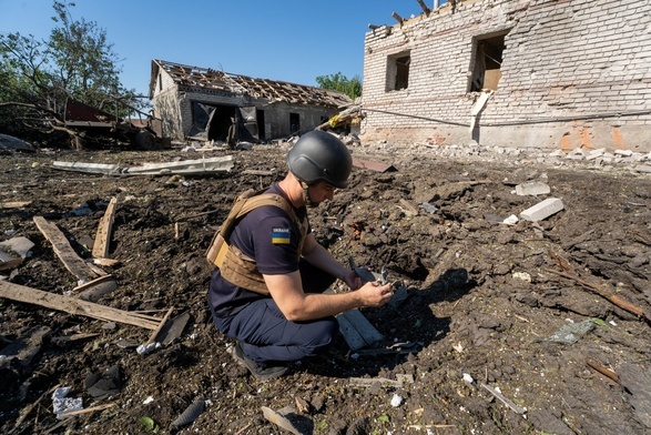 Zniszczenia po wybuchu bomby w Kupiańsku