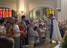 Pod płaszczem Najświętszej Maryi Panny z Góry Karmel