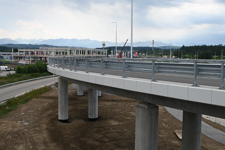 Nowa zakopianka widziana "z ziemi"