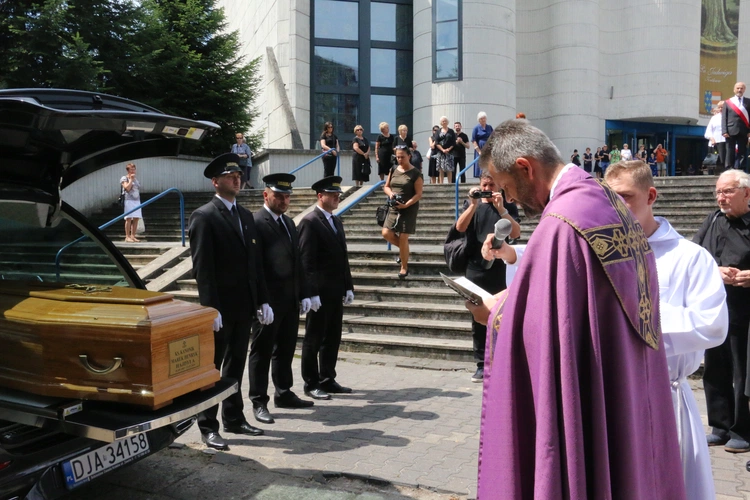 Uroczystości pogrzebowe ks. Marka Hajdyły - cz. 1
