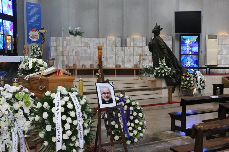 Uroczystości pogrzebowe ks. Marka Hajdyły - cz. 1