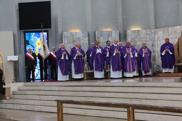 Uroczystości pogrzebowe ks. Marka Hajdyły - cz. 1