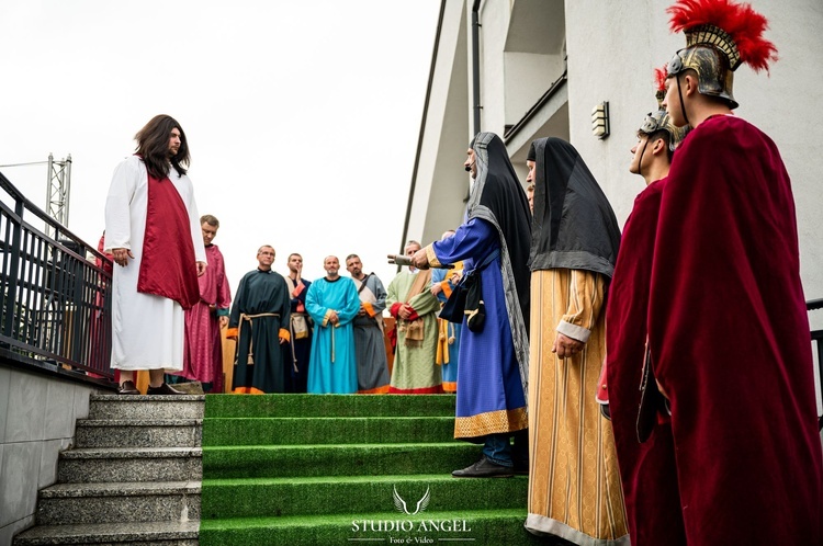 Skrzydlna. Misterium tajemnic światła