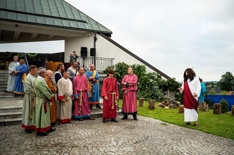 Skrzydlna. Misterium tajemnic światła