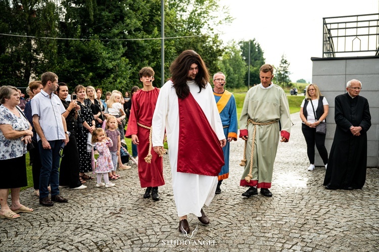 Skrzydlna. Misterium tajemnic światła