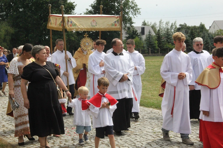 Strzelce Wielkie. Odpust z Ulmami