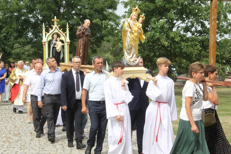 Strzelce Wielkie. Odpust z Ulmami