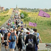 Kiedy 16-latek ciągnie rodziców na pieszą pielgrzymkę, to się nie odmawia