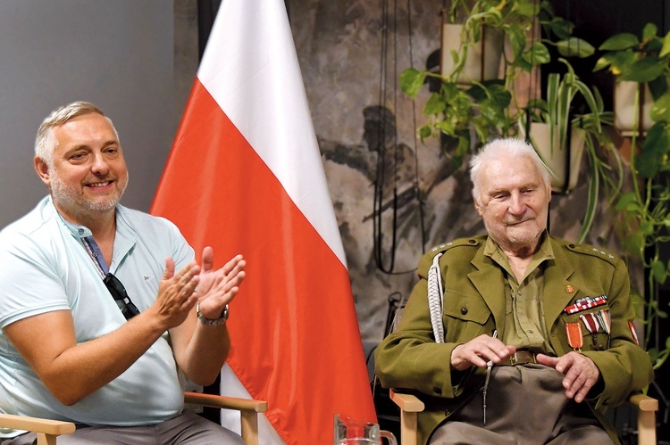 – Poznanie pana Jerzego i jego historii to dla mnie zaszczyt. Pomagając mu, dziękuję wszystkim, którzy walczyli za Polskę – mówi pan Tomasz.