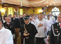 Odpust Matki Bożej Szkaplerznej, wprowadzenie relikwiarza i patronat OSP – to trzy ważne powody świętowania w Wężyskach.