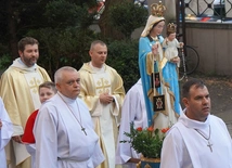 Procesja wokół kościoła pw. Opieki św. Józefa.