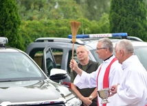 W nadziei na szczęśliwą drogę