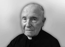 Śp. ks. Bernard Rottau (1936-2024).
