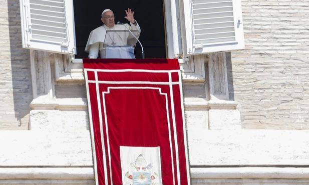 Papież: Eucharystia to największy cud, jaki istnieje