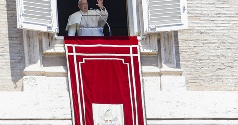 Papież: Eucharystia to największy cud, jaki istnieje