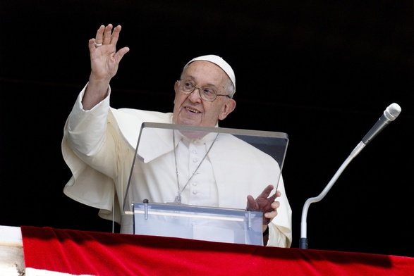 Papież zachęca do modlitwy za polityków: niech szlachetnie służą narodom 