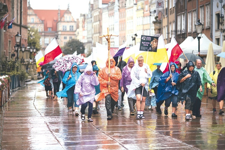 Wszystkie archidiecezjalne strumienie dotrą do Matki 12 sierpnia.