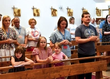 W skupieniu wzięły udział 24 małżeństwa wraz z dziećmi, jedna para prowadząca i diakonia wychowawcza. W sumie to 82 osoby.