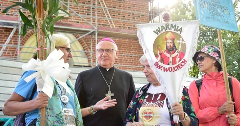 Gietrzwałd. Wyjście 41. Warmińskiej Pielgrzymki Pieszej na Jasną Górę