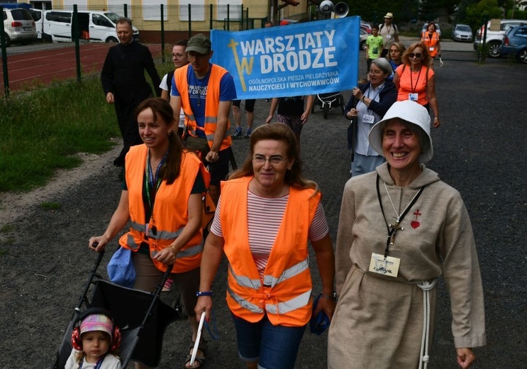 Pielgrzymka Nauczycieli i Wychowawców "Warsztaty w drodze" już na szlaku