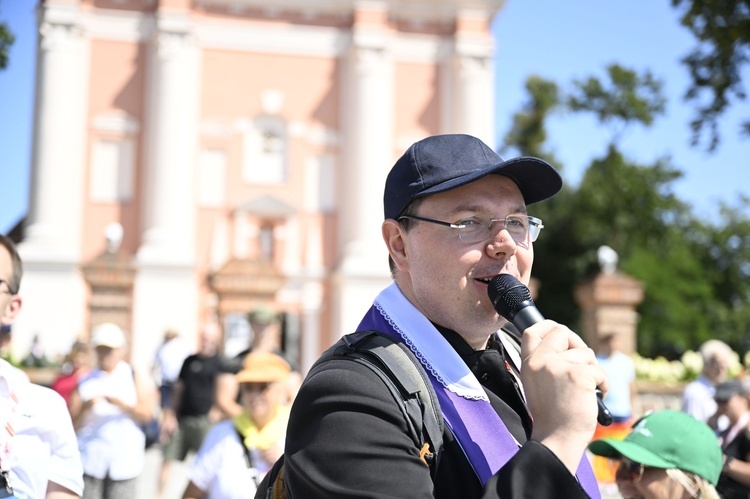 Wyjście pielgrzymki ze Skrzatusza na Jasną Górę