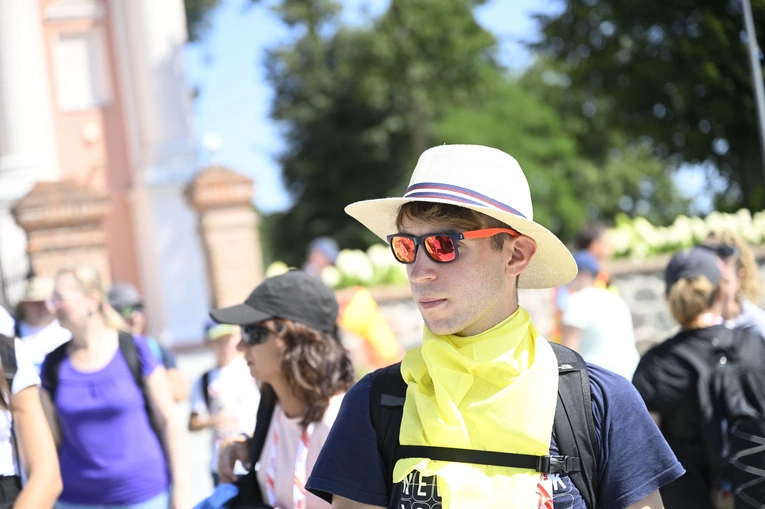 Wyjście pielgrzymki ze Skrzatusza na Jasną Górę