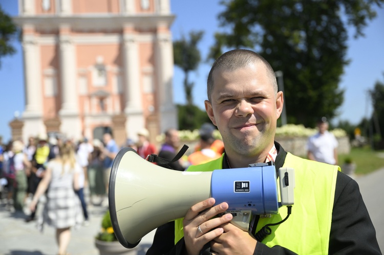 Wyjście pielgrzymki ze Skrzatusza na Jasną Górę