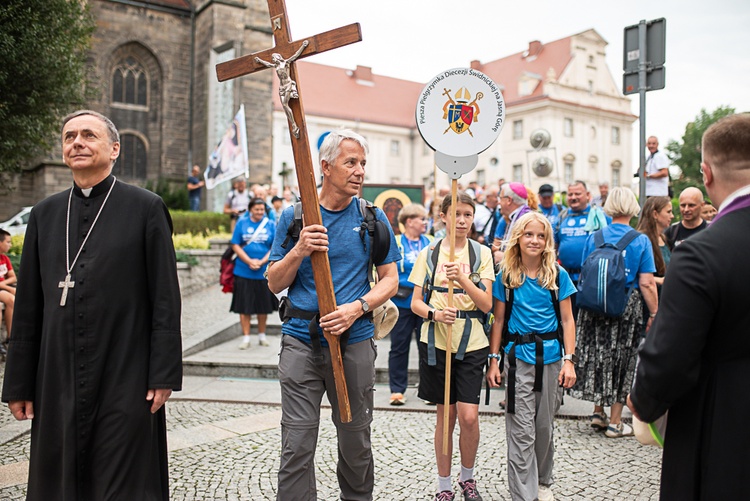 Start XXI Pieszej Pielgrzymki Świdnickiej