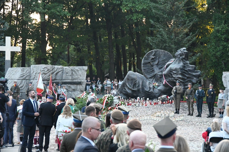 Msza św. na cmentarzu Powstańców Warszawy