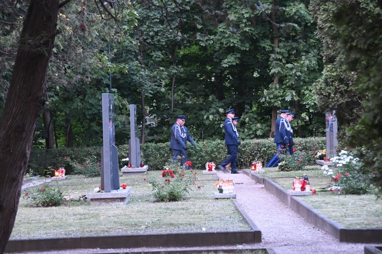 Msza św. na cmentarzu Powstańców Warszawy