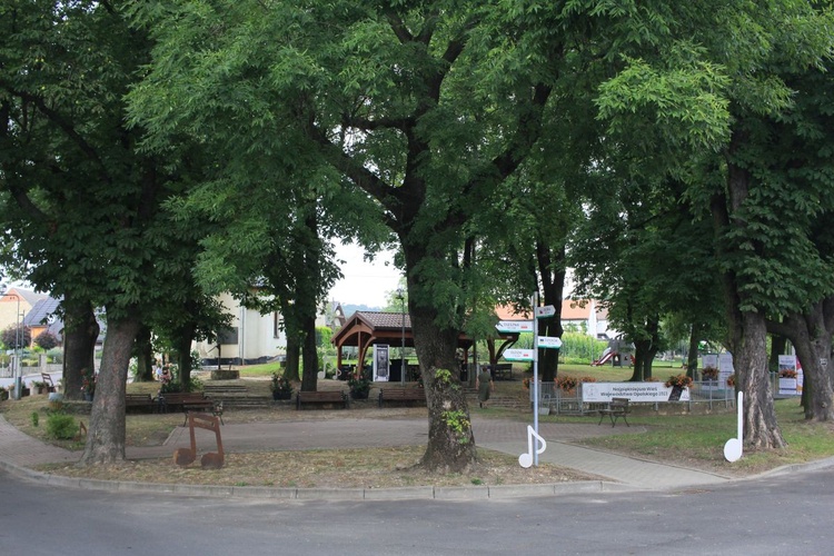 Najpiękniejsza wieś Oleszka. Mural Franciszka Lepicha