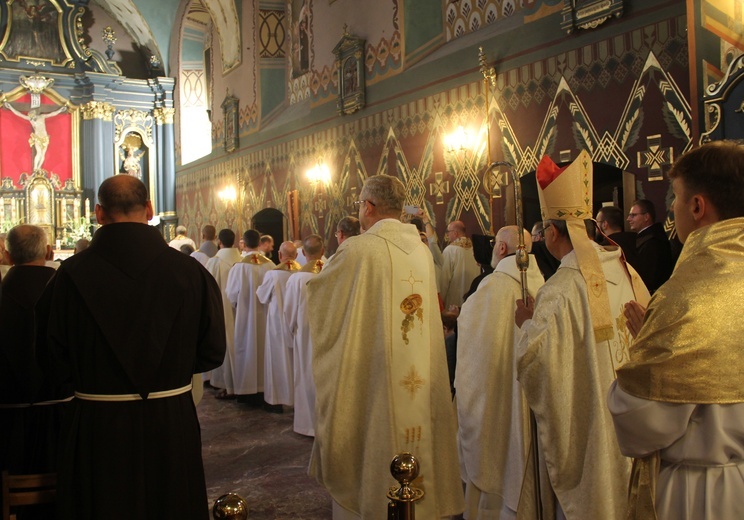 Inauguracja Kaplicy Wieczystej Adoracji i odpust Porcjunkuli u franciszkanów w Wieliczce