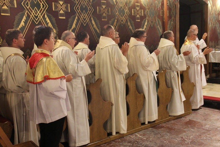 Inauguracja kaplicy Wieczystej Adoracji i odpust Porcjunkuli u franciszkanów w Wieliczce