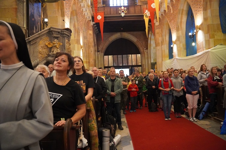 PPW 2024. Msza św. w katedrze wrocławskiej i początek drogi