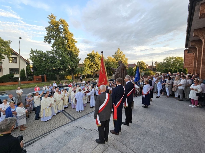 Poświęcenie pomnika Prymasa Tysiąclecia w Radomiu