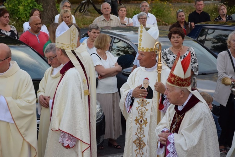 Poświęcenie pomnika Prymasa Tysiąclecia w Radomiu