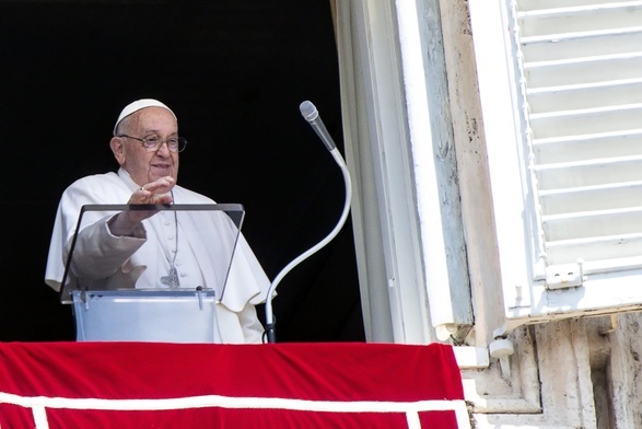 Papież: Dziedzictwem rodziców jest miłość, a nie pieniądze